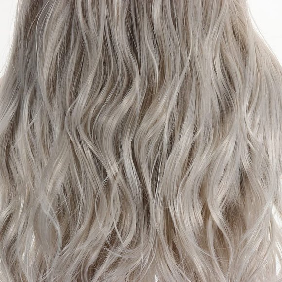 Gray Wavy Lace Wig - Picture 4 of 5